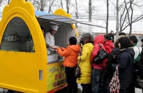 書報亭、早餐車，甚至垃圾桶都有二維碼“身份證”了。