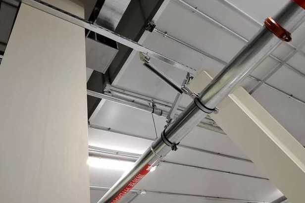 防震支架：地震載荷的承載者